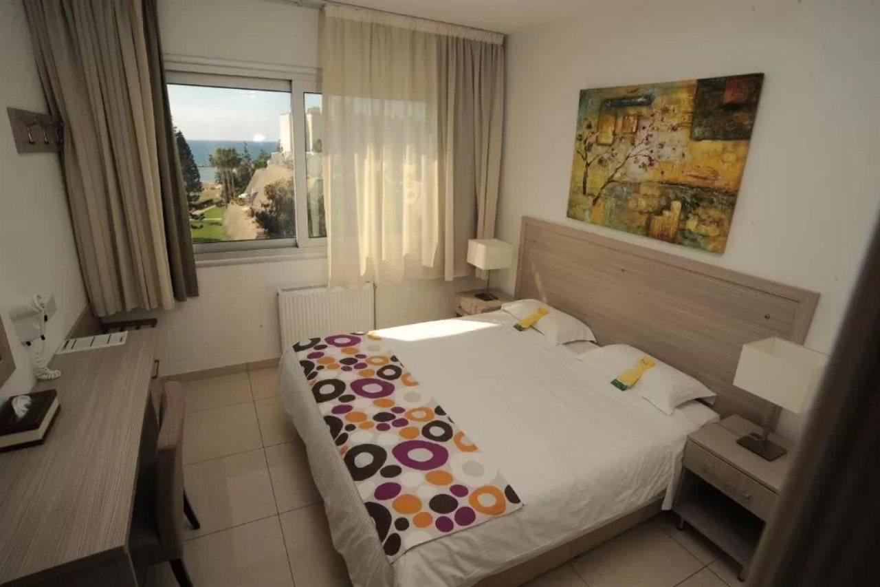 Frixos Suites Hotel Apts Voroklini Exterior foto