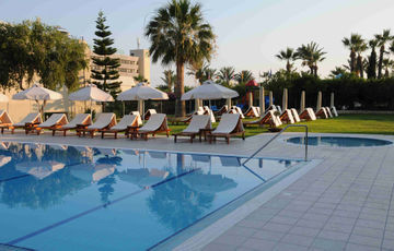 Frixos Suites Hotel Apts Voroklini Exterior foto