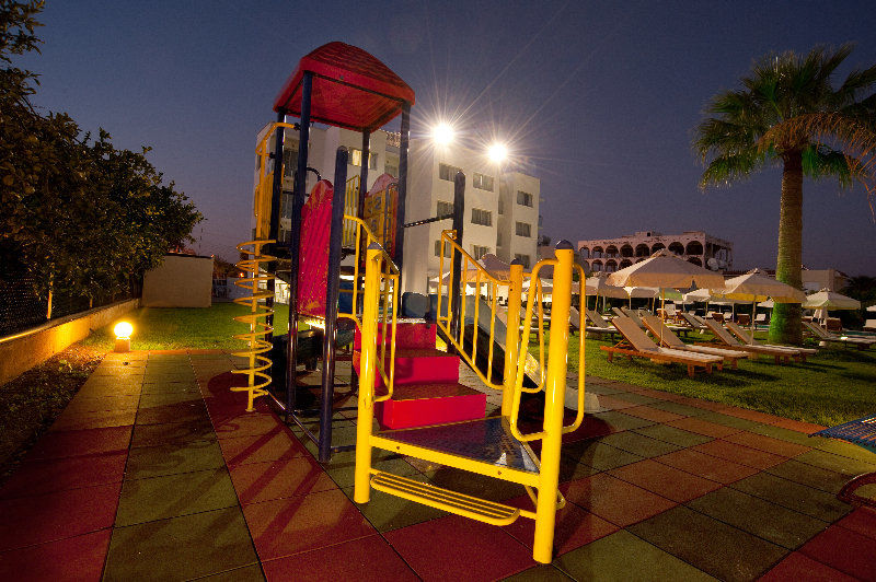 Frixos Suites Hotel Apts Voroklini Exterior foto